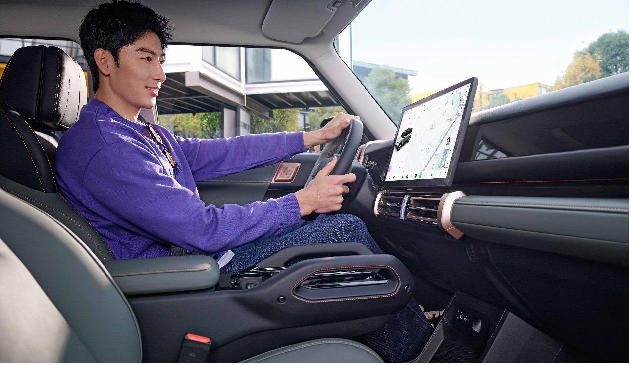12.98万元起！“潮盒电动SUV”iCAR 03开启全球预售