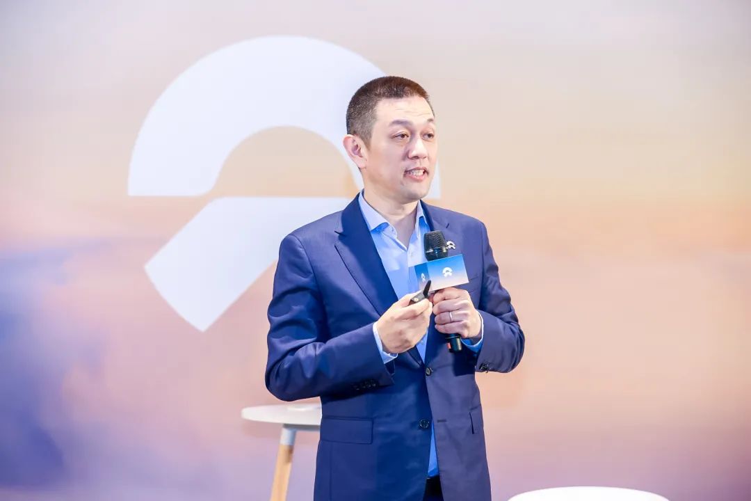 蔚来旗舰轿车ET9后年交付，网友：这是拿PPT画饼？