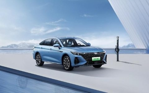 超能混动新家轿，奇瑞风云A8全球上市，11.99万元起售