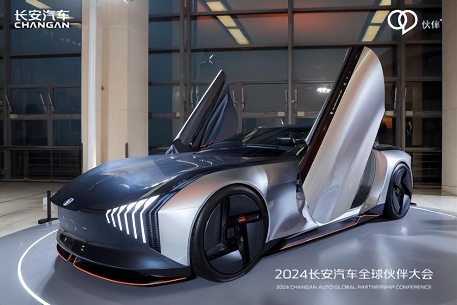 长安汽车实施“215”伙伴行动，打造世界级汽车品牌
