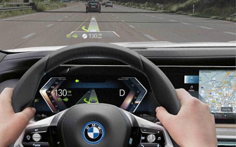 BMW新世代概念车带来平视显示技术的量子飞跃