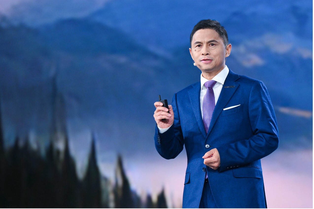 迈向科技新豪华品牌，全新星纪元ET增程四驱23.98万元起售