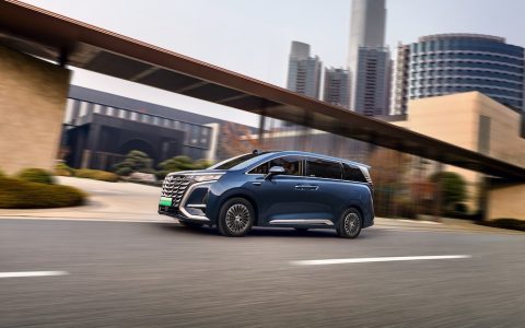 再立 MPV 6 大标杆，2025 款腾势 D9 33.98 万元起售