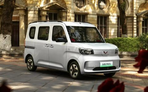 续航201公里，五菱之光EV是“神车”还是“鸡肋”？