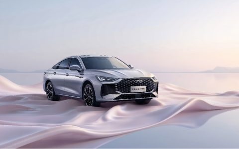 限时红包价10.39万元起！高性能豪华家轿艾瑞泽8 PRO上市