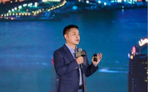 科技旗舰全面升舱，2025款小鹏X9上市起售价35.98万元