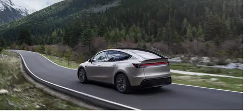 特斯拉发布全新大六座豪华SUV Model Y L，33.9万元起售