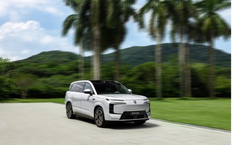 重塑大六座SUV市场格局，腾势N8L以31.98万起开启预售