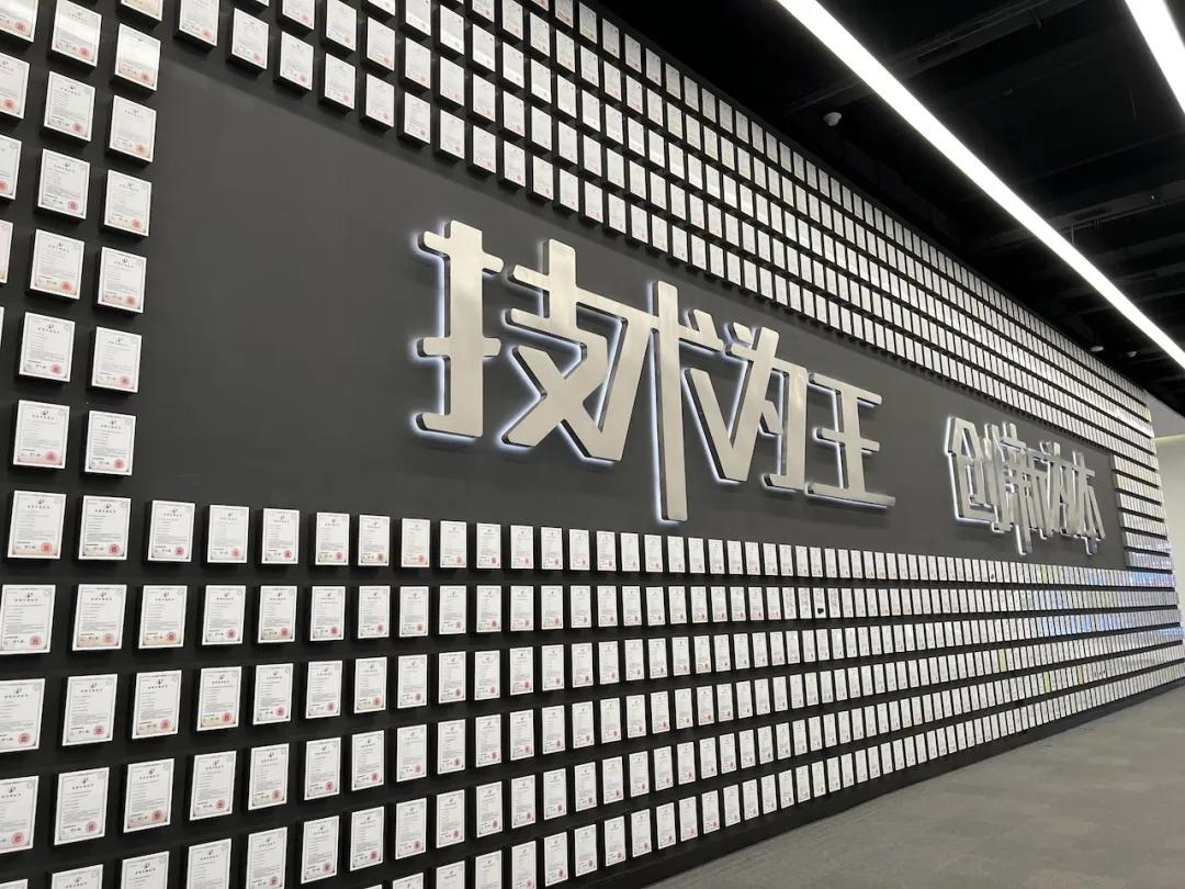 不只是销冠，比亚迪更是新能源产业链的“赋能者”