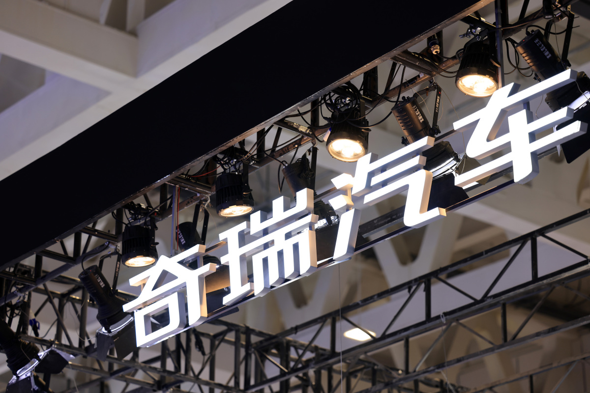暖冬家宴聚温情 “一骑纵新途”定调2026高质量进阶