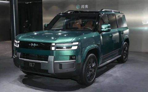 方程豹钛7EV闪充版上市19.98万元起